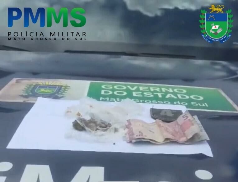 Imagem de compartilhamento para o artigo Polícia Militar fecha boca de fumo e prende usuário de drogas e traficante em Chapadão do Sul da MS Todo dia
